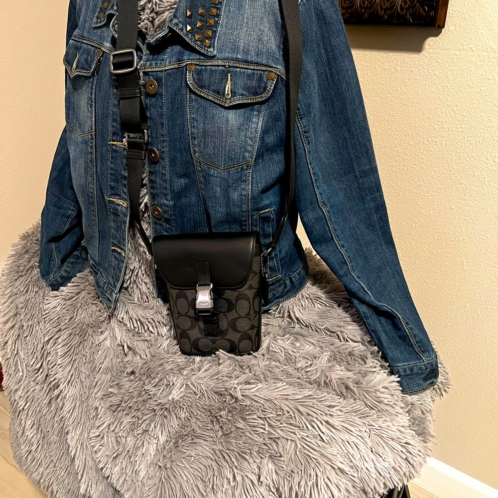 Track Small Flap Crossbody With Quilting Gunmetal/Charcoal